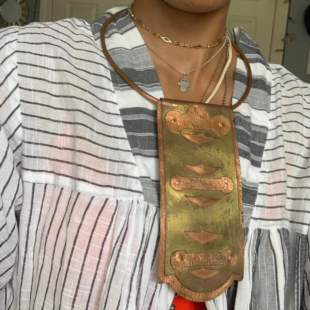 🌿 Rustic Bib Necklace 🌿 - Picture 2 of 3